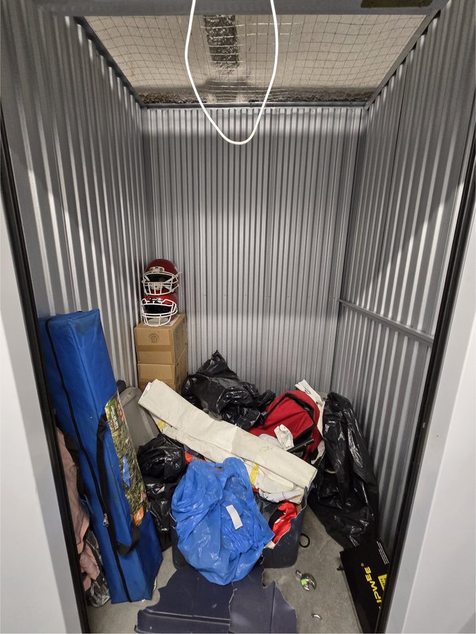 5 x 5 storage unit in Cerritos, CA