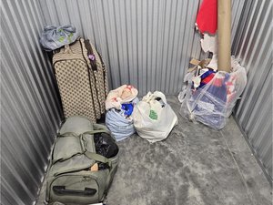 5 x 5 storage unit in Cerritos, CA