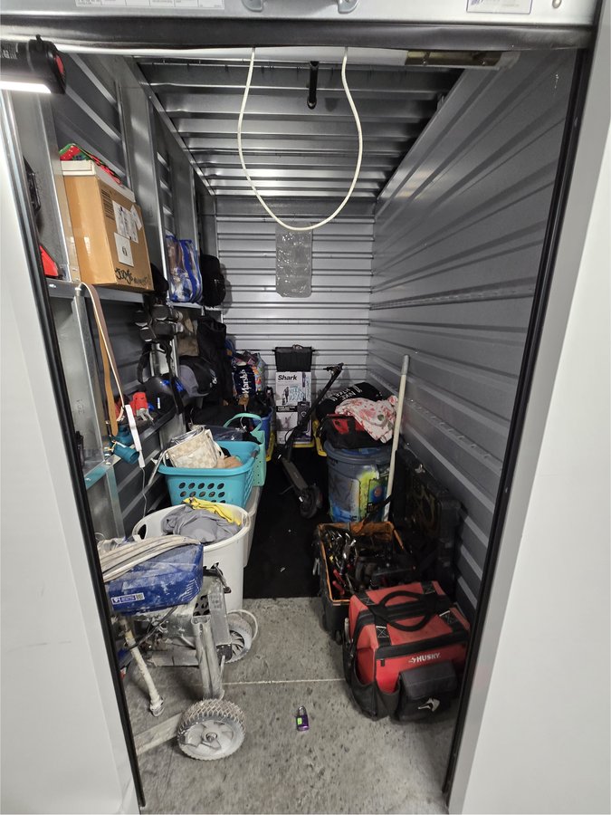 5 x 10 storage unit in Cerritos, CA