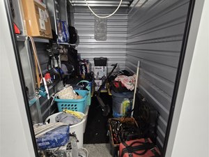 5 x 10 storage unit in Cerritos, CA