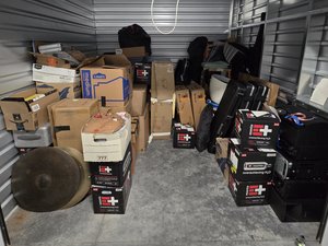 10 x 10 storage unit in Cerritos, CA