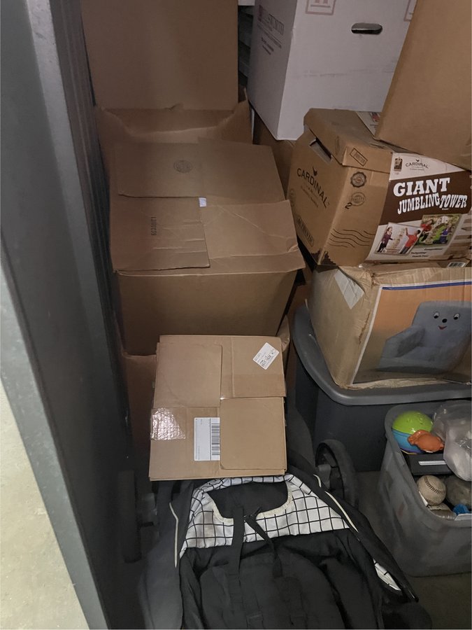 10 x 10 storage unit in Downey, CA
