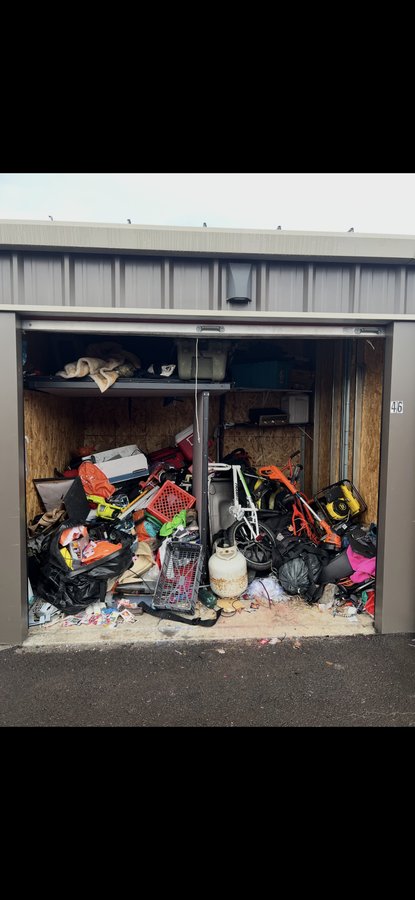 10 x 10 storage unit in Salem, OR