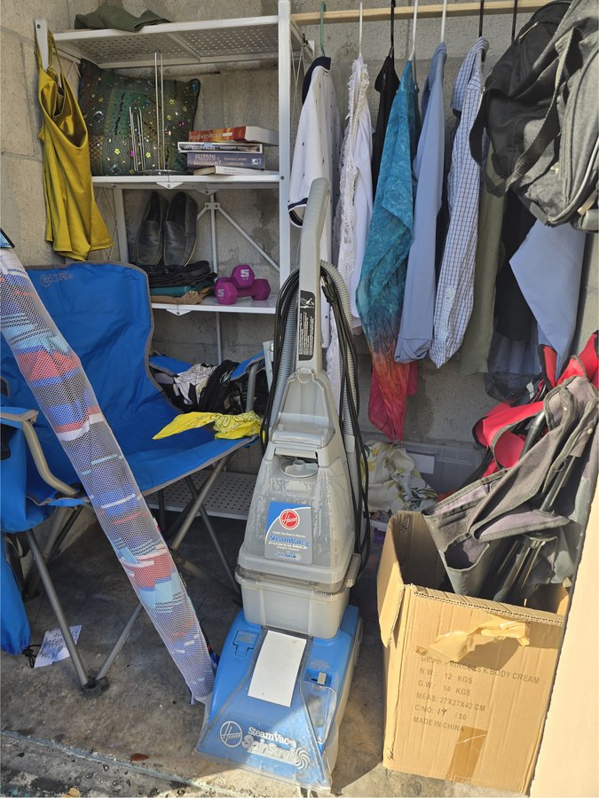 5 x 5 storage unit in Miami Gardens, FL
