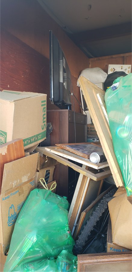 10 x 10 storage unit in Medford, OR