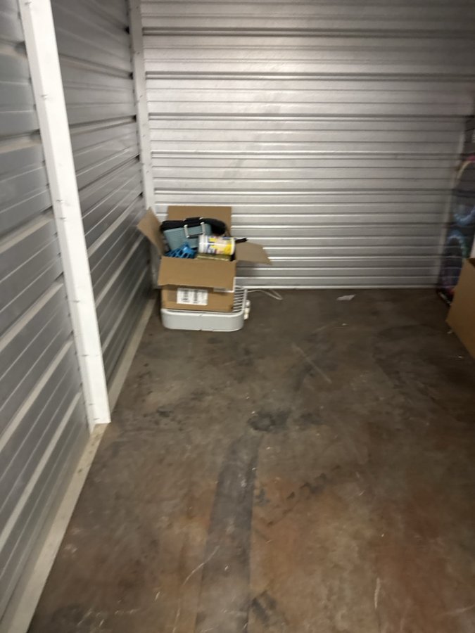10 x 10 storage unit in Greenville, MS