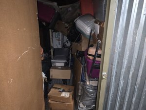 10 x 10 storage unit in Mission Hills, CA