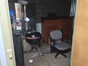 10 x 10 storage unit in Mission Hills, CA
