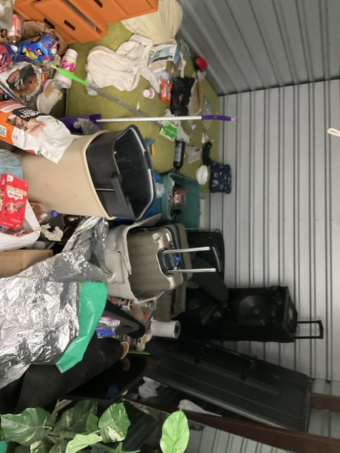 10 x 10 storage unit in Indianapolis, IN