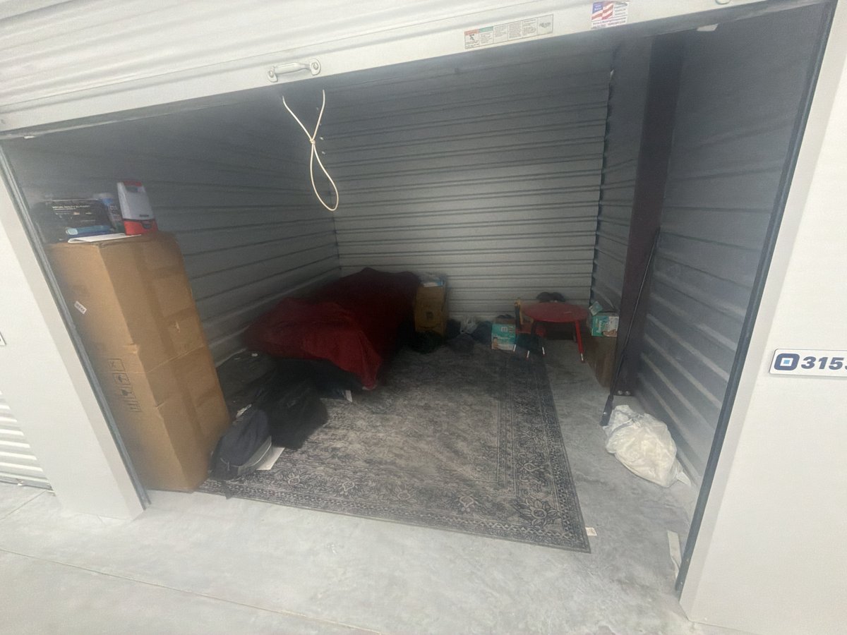 10 x 10 storage unit in Delray Beach, FL