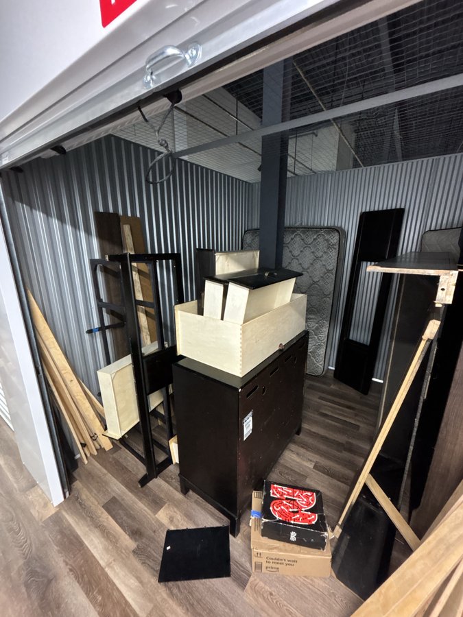10 x 10 storage unit in Greece, NY
