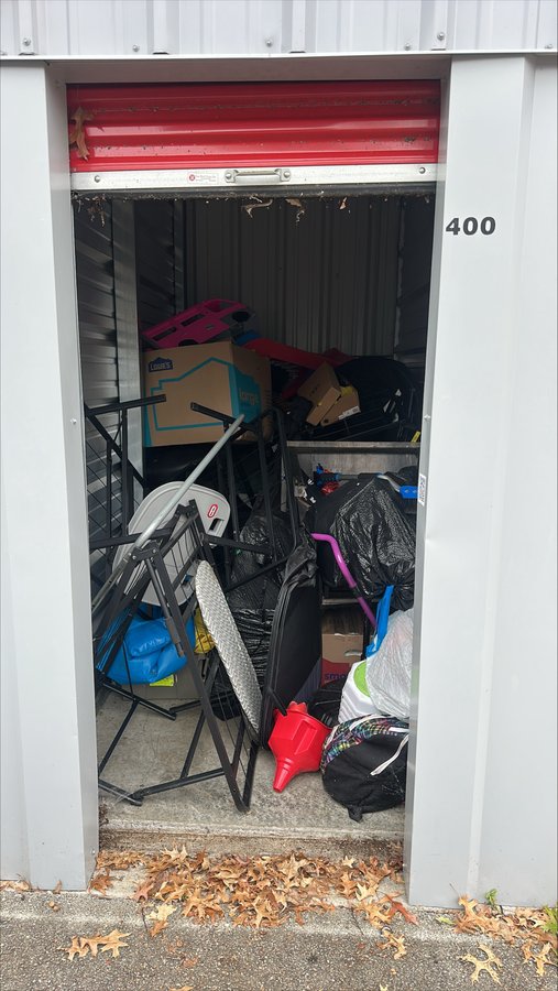 5 x 10 storage unit in Shepherdsville, KY