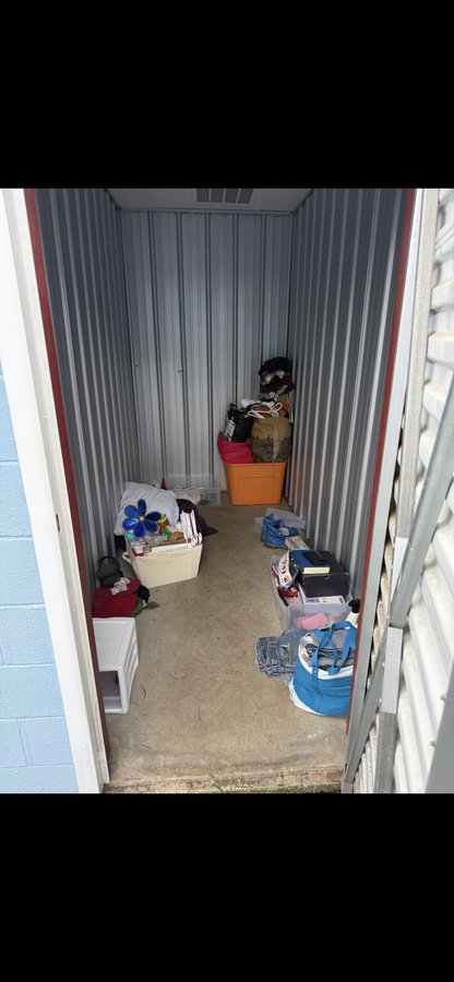 5 x 10 storage unit in Lexington, KY
