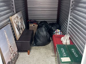10 x 5 storage unit in Hollywood, FL