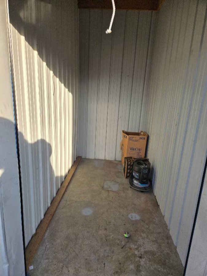 5 x 10 storage unit in Seymour, IN