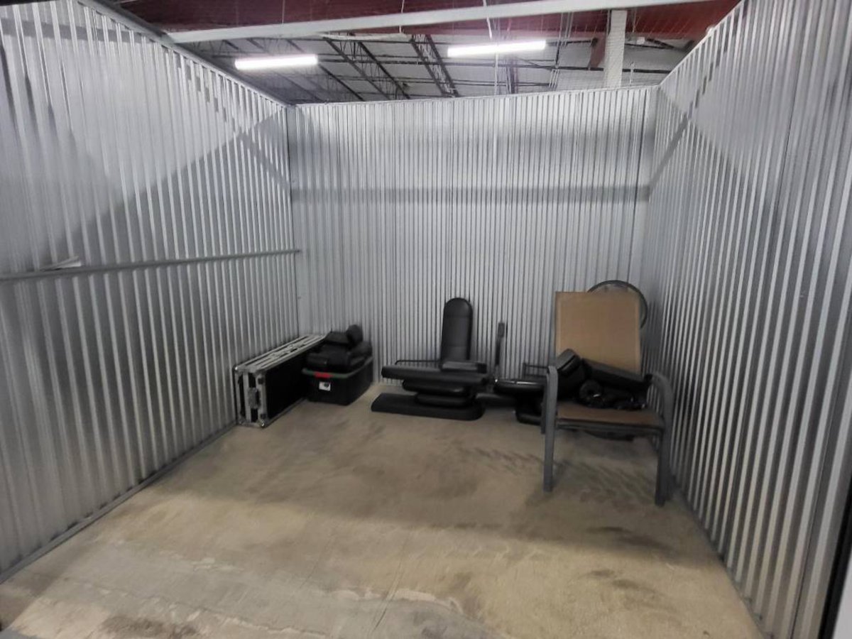 10 x 10 storage unit in Elmhurst, IL