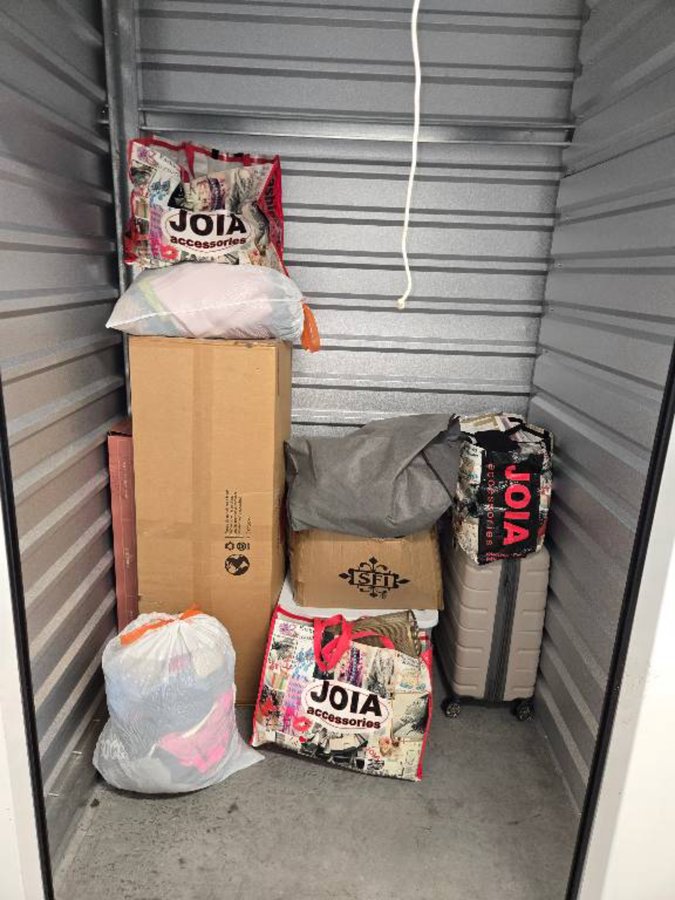 5 x 5 storage unit in Huntington Park, CA