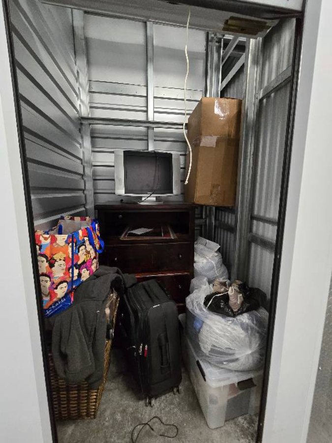 5 x 5 storage unit in Huntington Park, CA