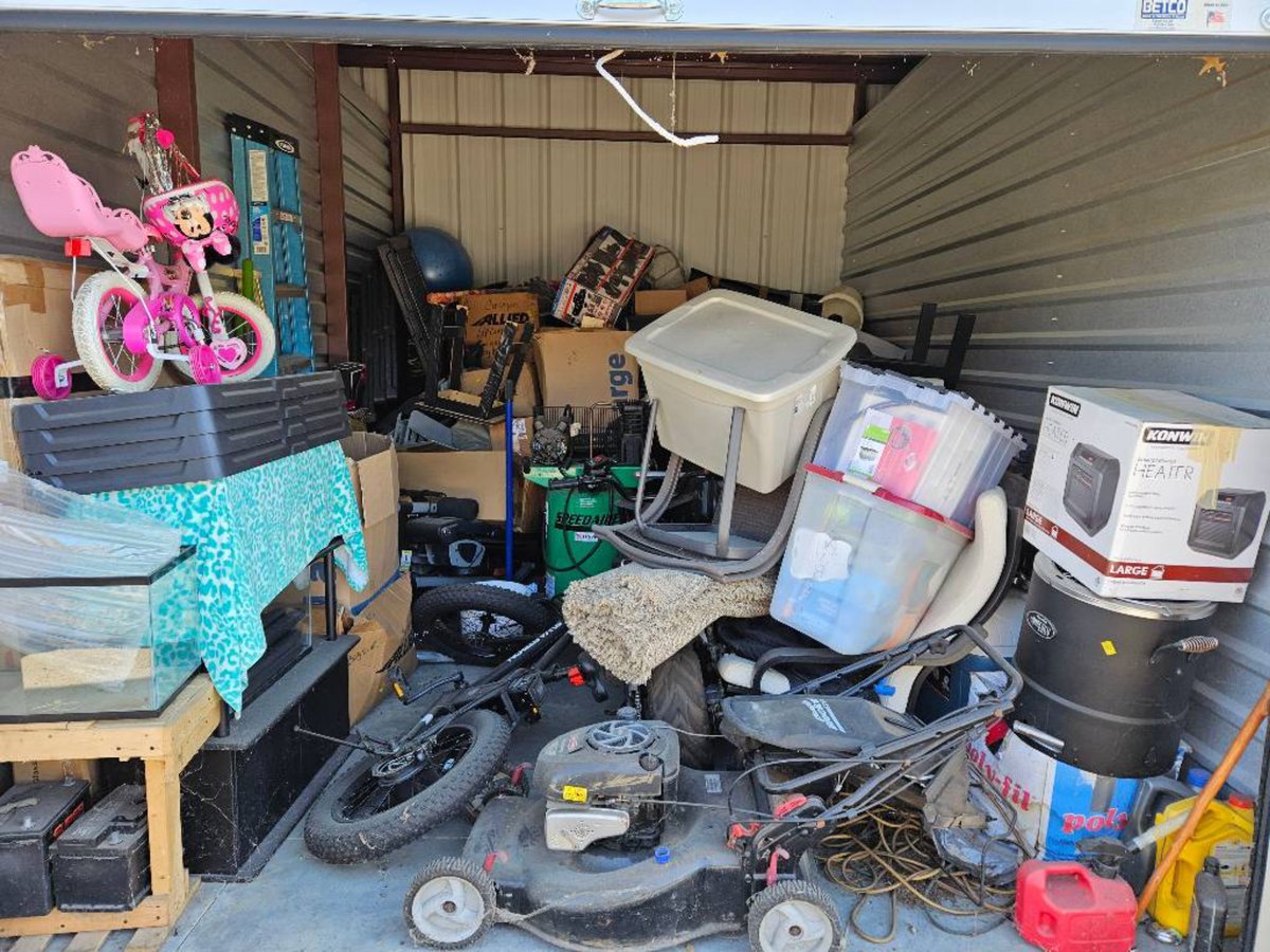 10 x 15 storage unit in Louisville, KY
