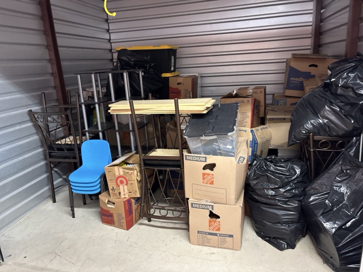10 x 10 storage unit in Middletown, NJ