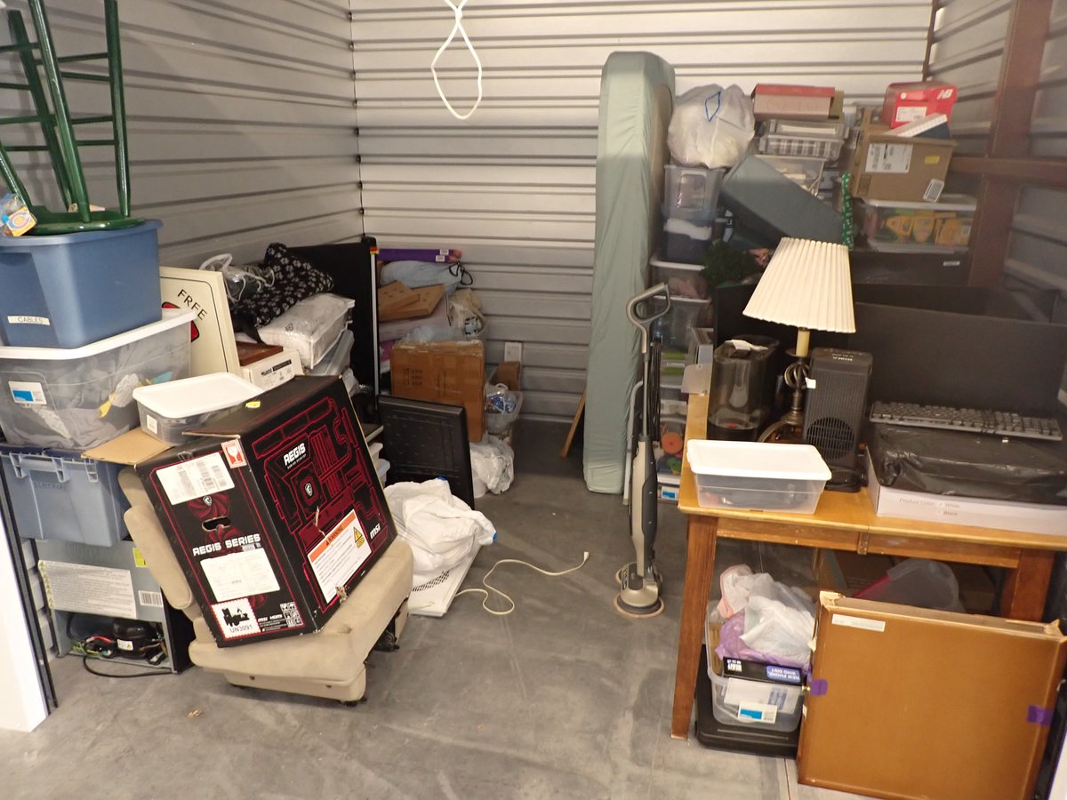 10 x 10 storage unit in Bloomington, MN