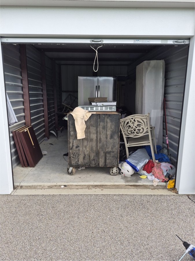 10 x 20 storage unit in Indianapolis, IN