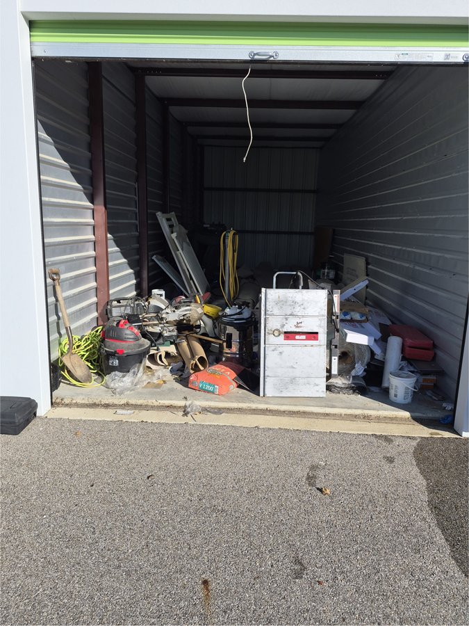 10 x 30 storage unit in Indianapolis, IN