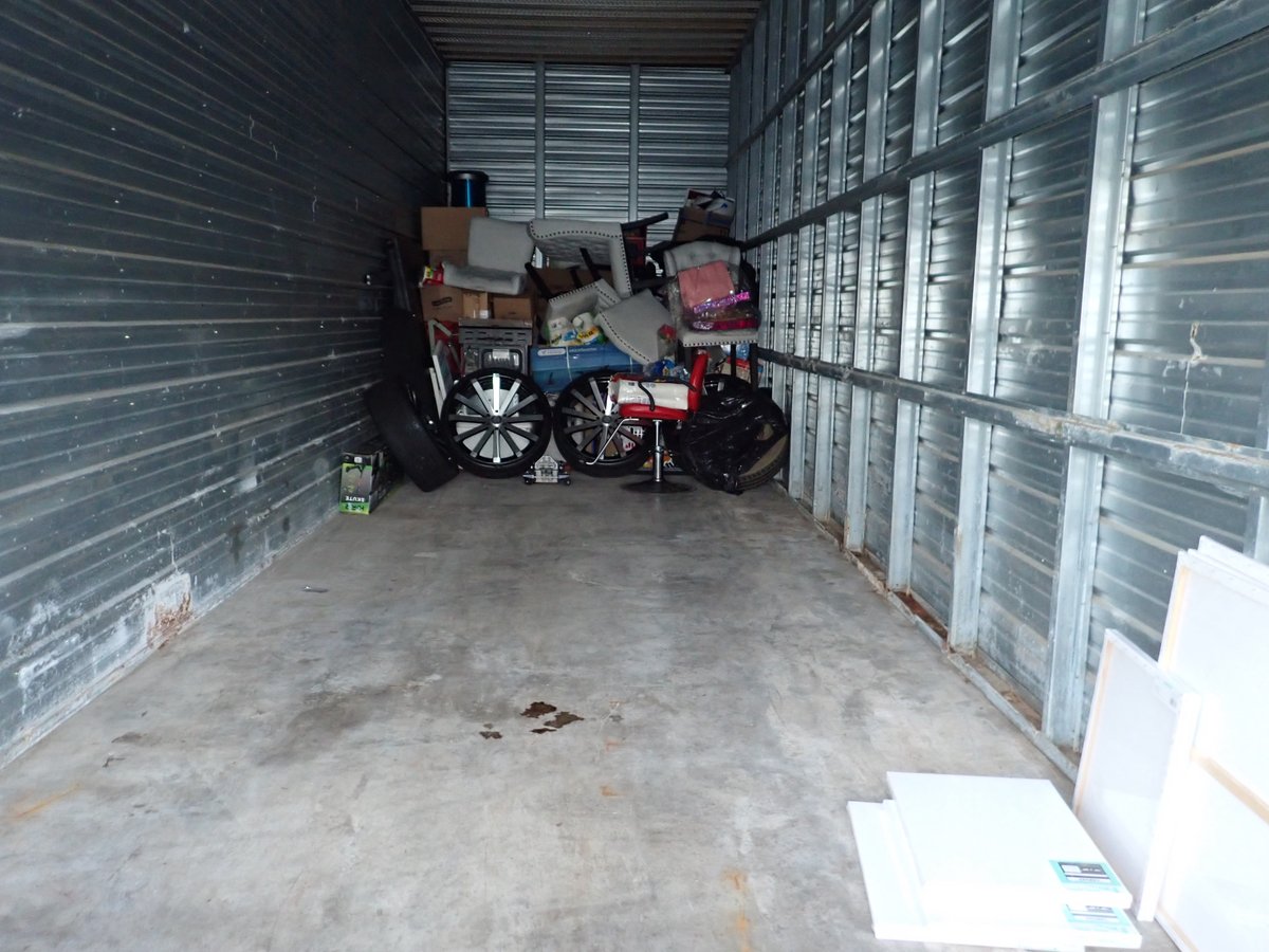 10 x 30 storage unit in N Minneapolis, MN