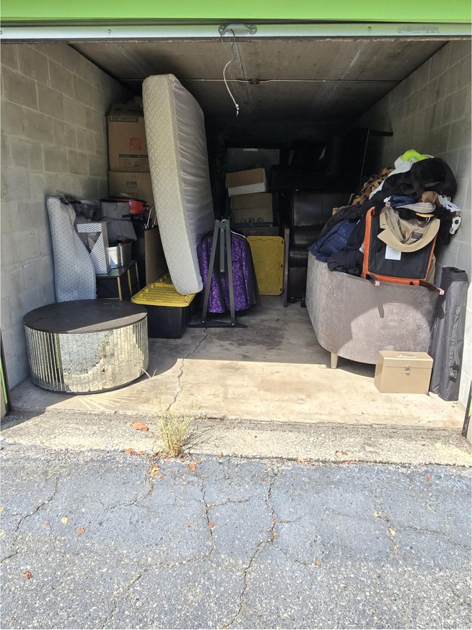10 x 20 storage unit in Jacksonville, FL