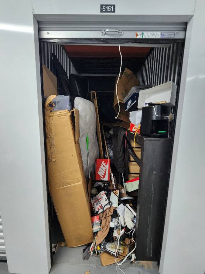 5 x 15 storage unit in Hawaiian Gardens, CA