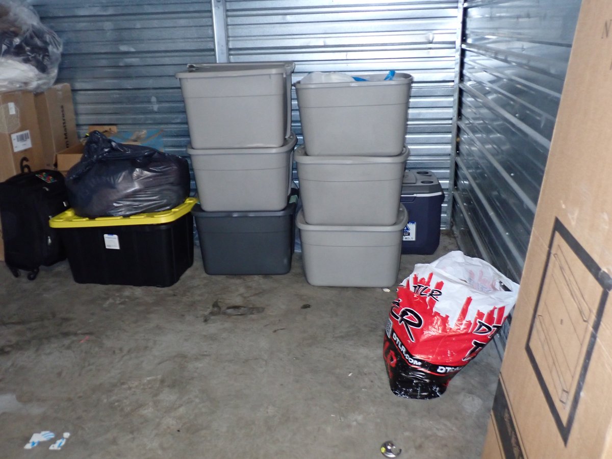 10 x 10 storage unit in N Minneapolis, MN