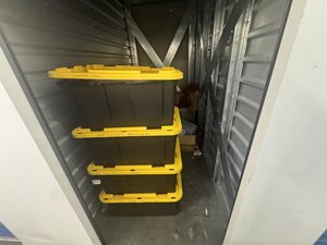 5 x 7 unit in Los Angeles
