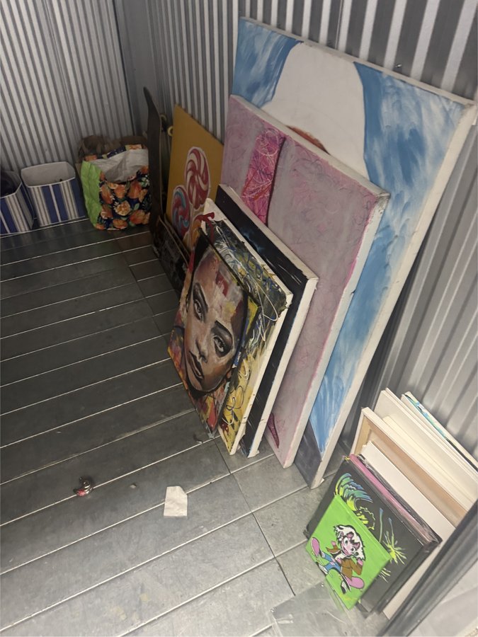 7 x 10 storage unit in Los Angeles, CA