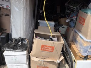 10 x 25 unit in Madison Heights