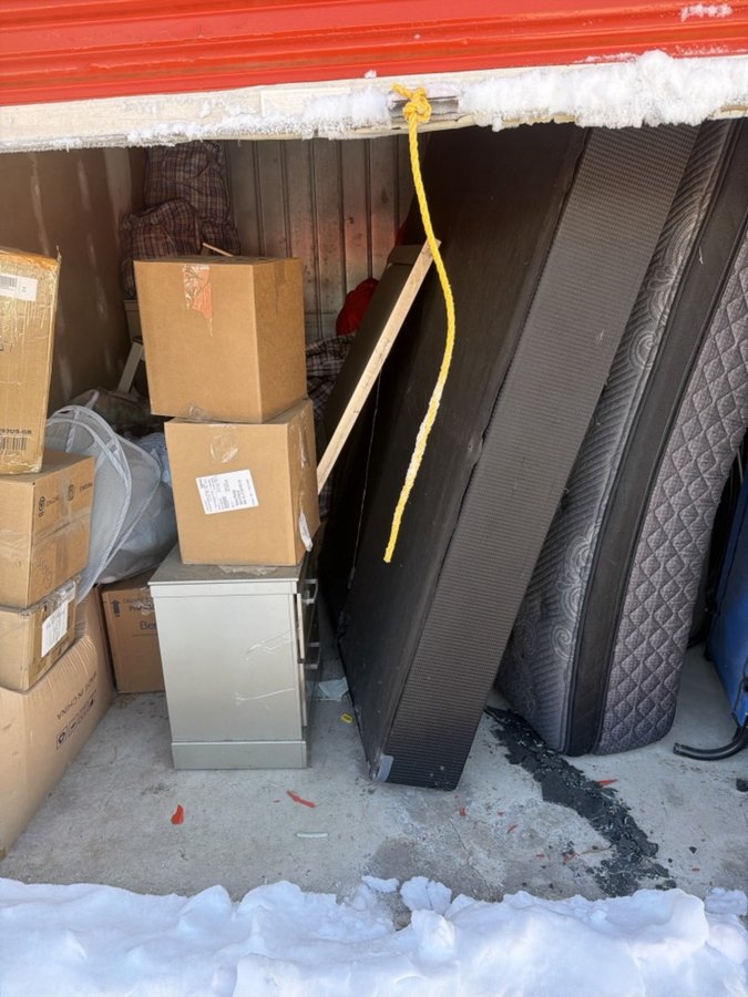 10 x 10 storage unit in Madison Heights, MI