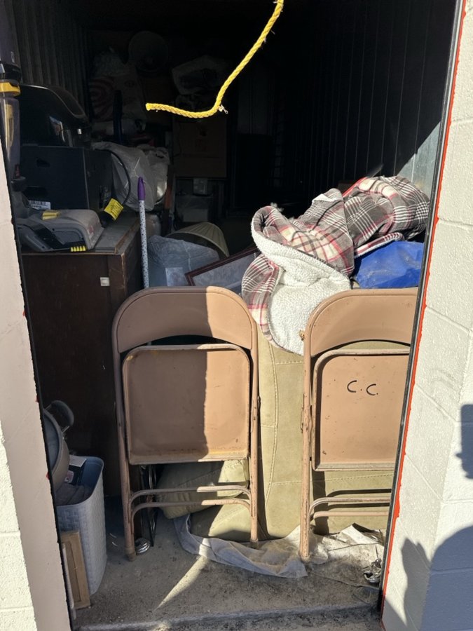 5 x 10 storage unit in Madison Heights, MI
