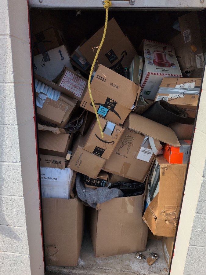 10 x 15 storage unit in Madison Heights, MI