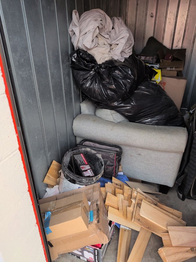 5 x 10 storage unit in Madison Heights, MI