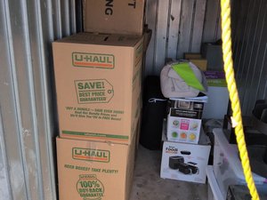 5 x 10 unit in Madison Heights
