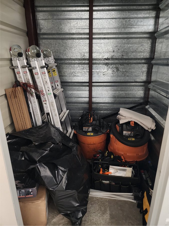 5 x 5 storage unit in Dallas, TX