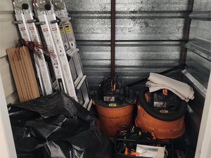 5 x 5 storage unit in Dallas, TX