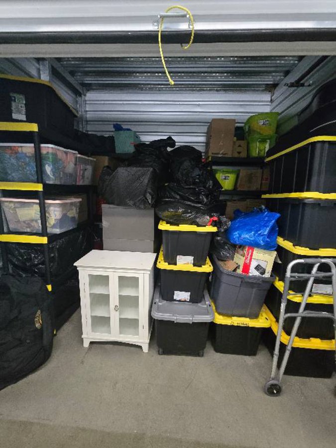 10 x 9 storage unit in Emeryville, CA