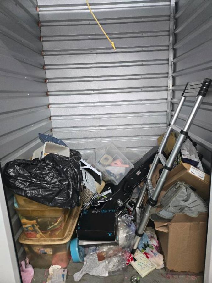 5 x 5 storage unit in Emeryville, CA