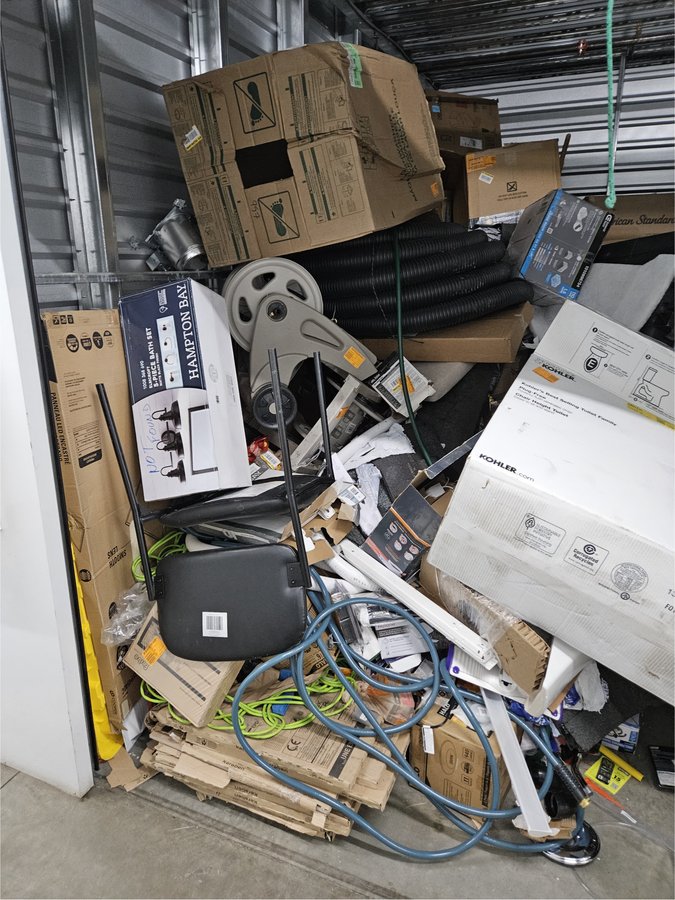10 x 15 storage unit in Pacoima, CA