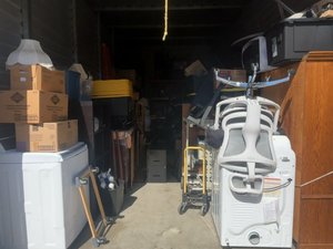 12 x 30 unit in Lancaster