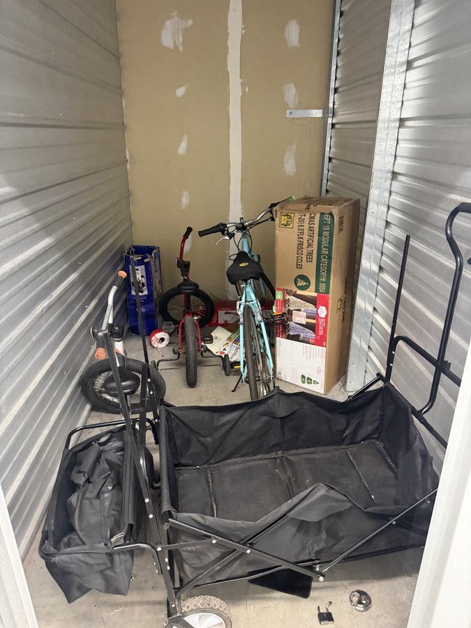 5 x 10 storage unit in Sparks, NV