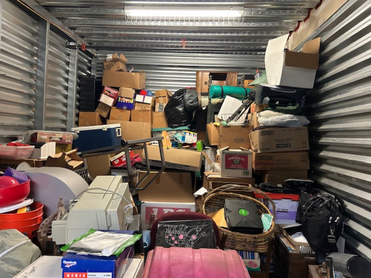 10 x 15 storage unit in Vista, CA