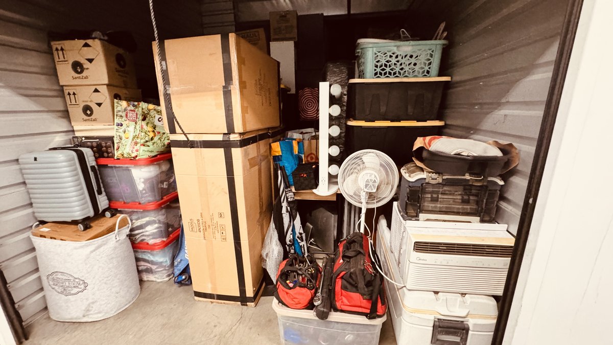 10 x 15 storage unit in Corona, CA
