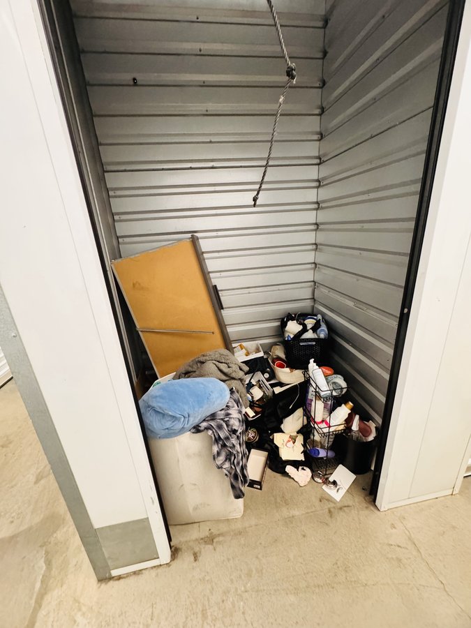 4 x 5 storage unit in Corona, CA