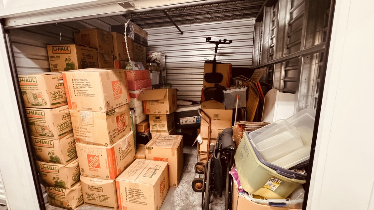 10 x 10 storage unit in Corona, CA